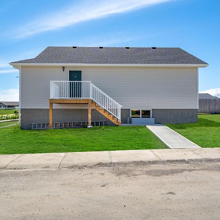 Villa Livingston Way I Sleep 6 I Netflix I Kitchen I Tv Pincher Creek Esterno foto