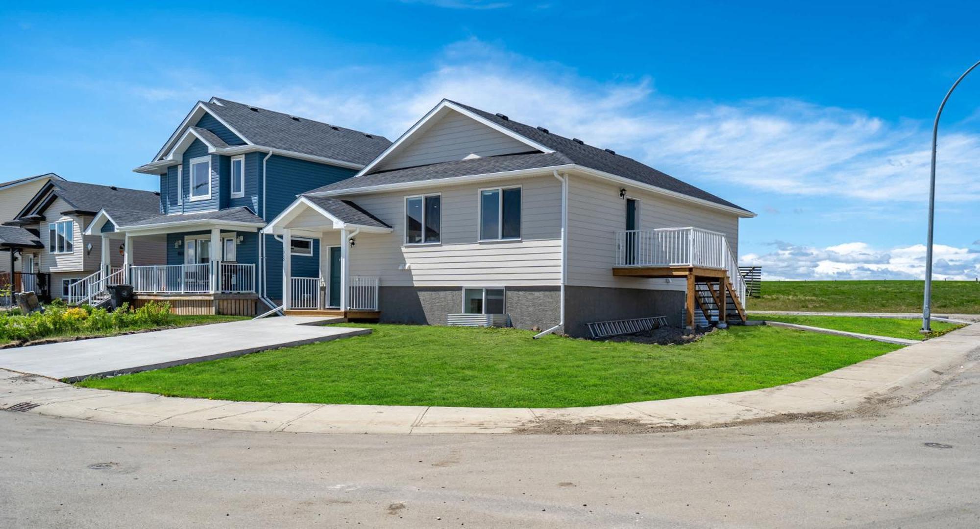 Villa Livingston Way I Sleep 6 I Netflix I Kitchen I Tv Pincher Creek Esterno foto