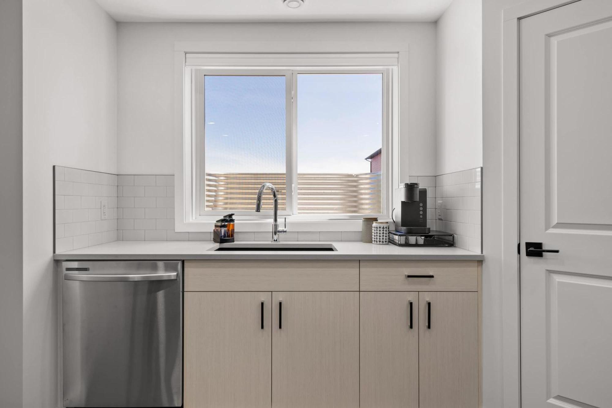 Villa Livingston Way I Sleep 6 I Netflix I Kitchen I Tv Pincher Creek Esterno foto