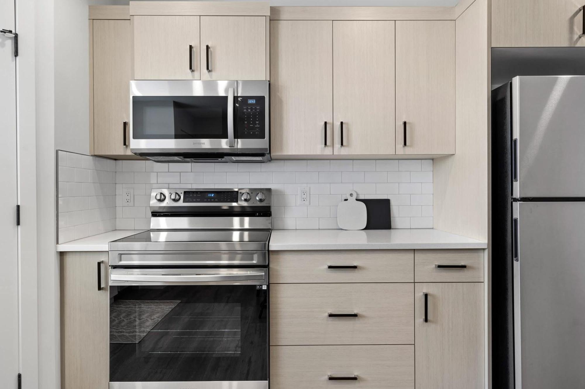 Villa Livingston Way I Sleep 6 I Netflix I Kitchen I Tv Pincher Creek Esterno foto